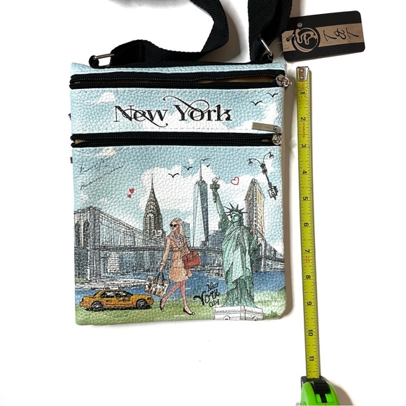 New York Themed Crossbody Bag Purse NWT - Picture 8 of 8
